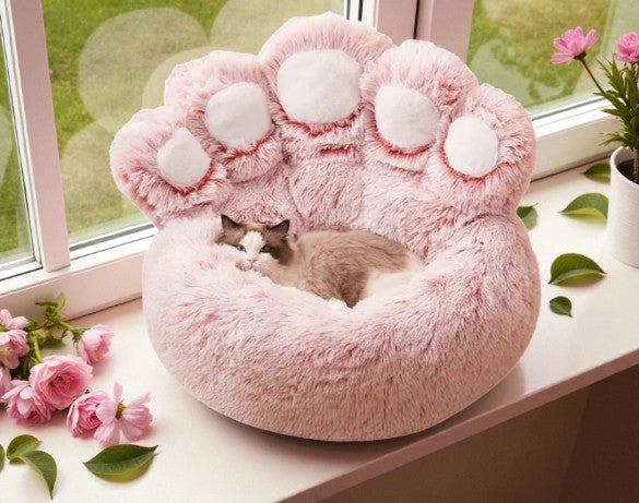 <p><strong>Traumhaftes Bärenpfotenbett</strong></p>